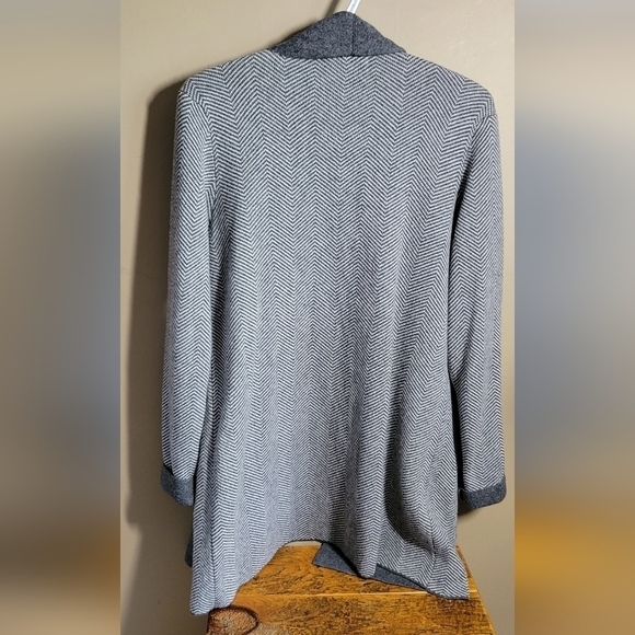 Benedetta.b merino wool made in Italy medium open cardigan grey herringbone patt - Picture 5 of 6